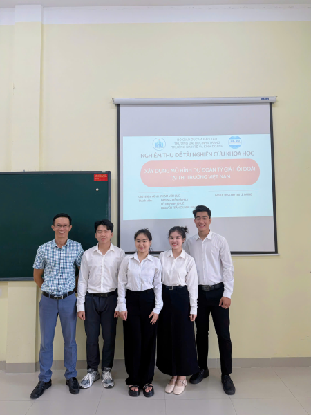 Nghiệm thu đề tài NCKH cấp trường của sinh viên 