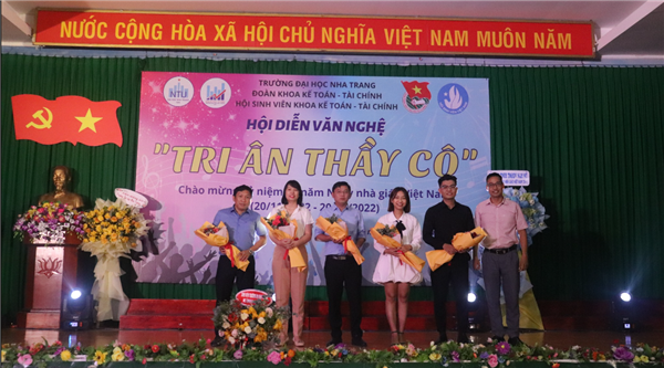 Chung kết Hội diễn văn nghệ “Tri ân Thầy Cô 20 -11” – Khoa KTTC