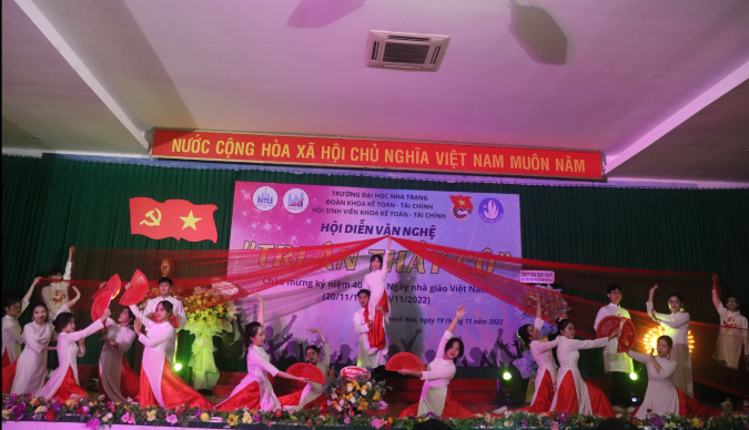 Chung kết Hội diễn văn nghệ “Tri ân Thầy Cô 20 -11” – Khoa KTTC